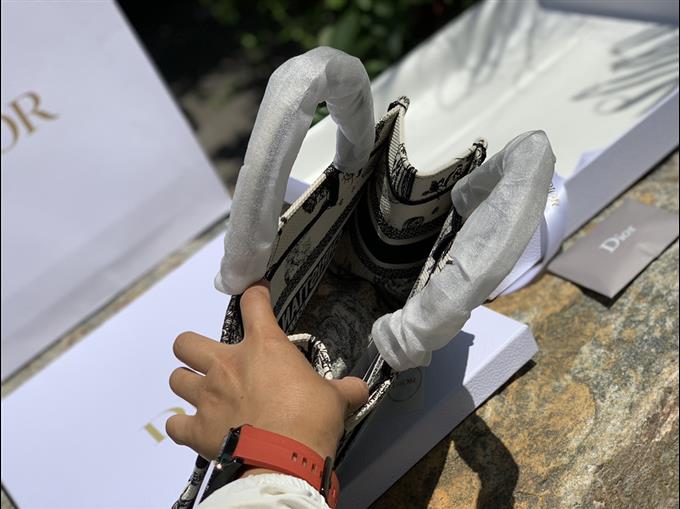 2025228Y700P212145457