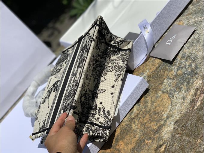 2025228Y700P212145473