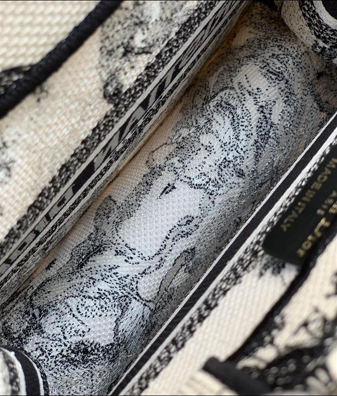 2025228Y700P212145504