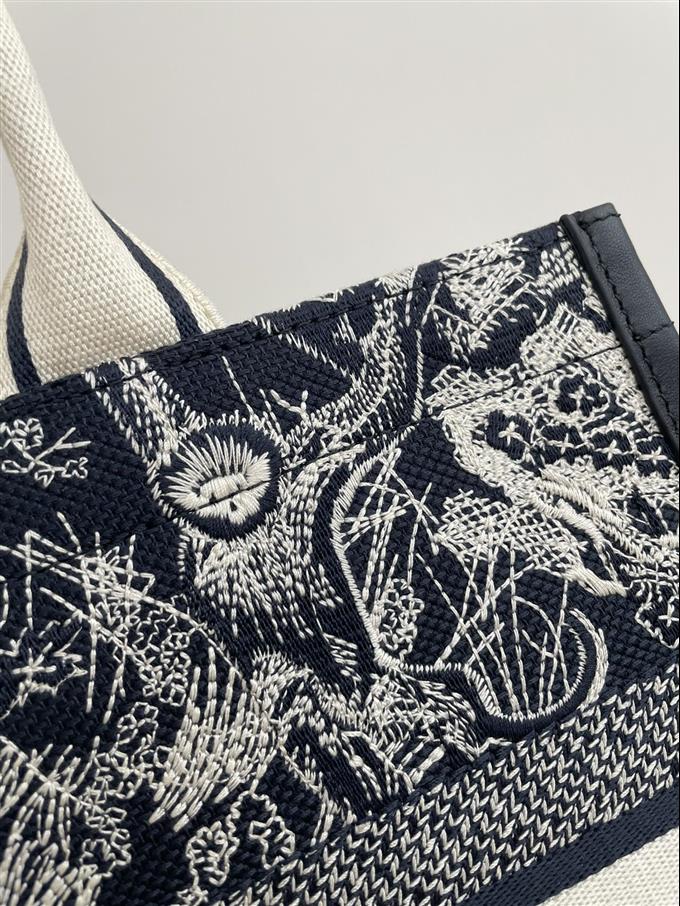 2025228Y700P212210443