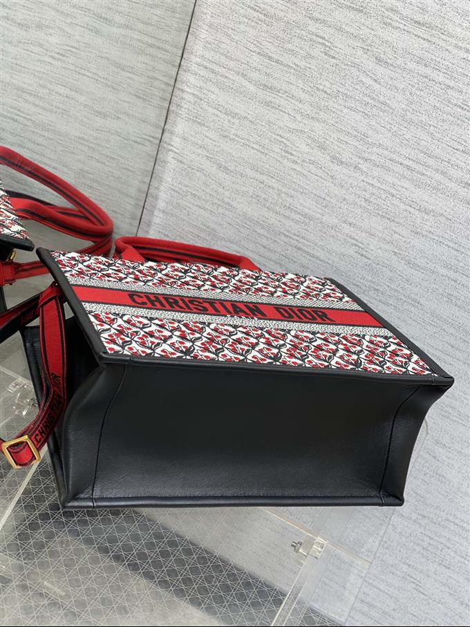 2025228Y700P21227814