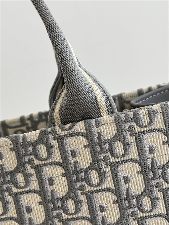 2025228Y700P21229642