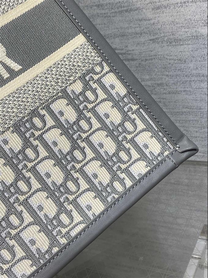 2025228Y700P21229880