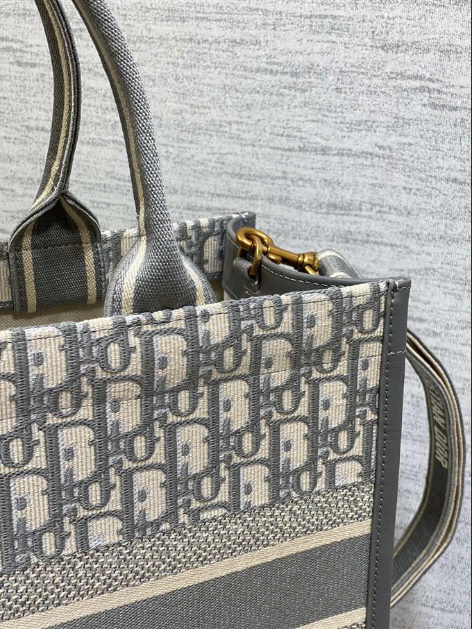 2025228Y700P21229911