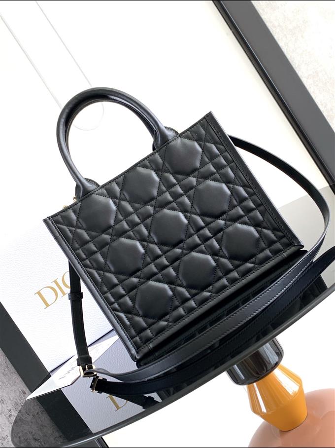 2025228Y750P203758600