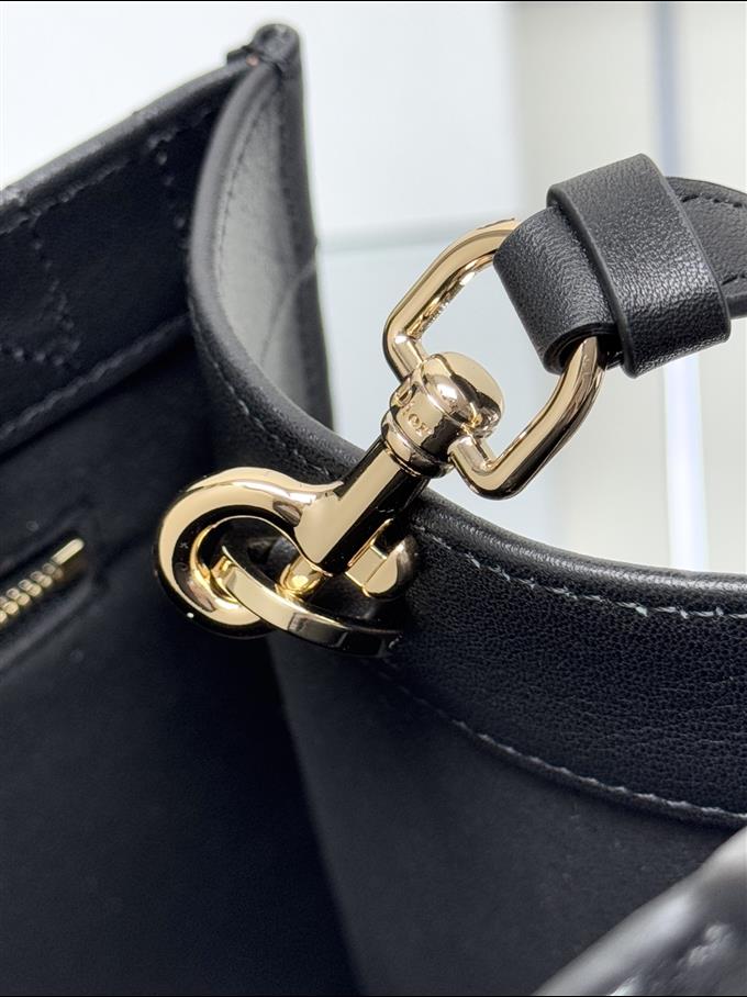 2025228Y750P203829728