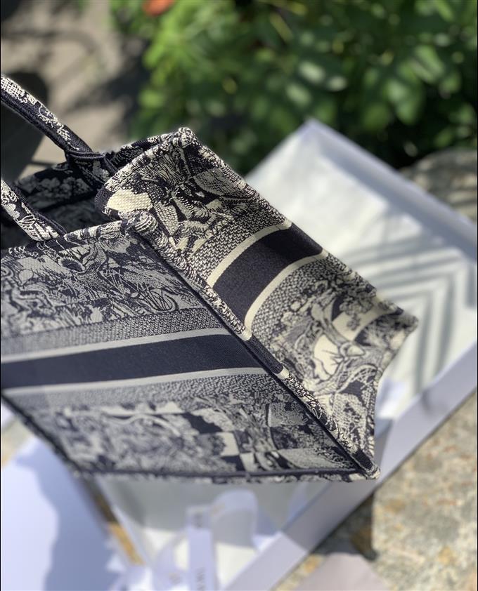 2025228Y750P212146795