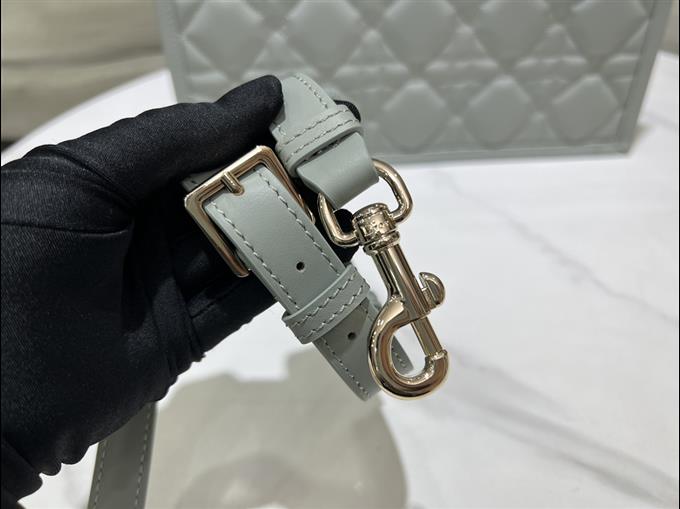 2025228Y800P203830976