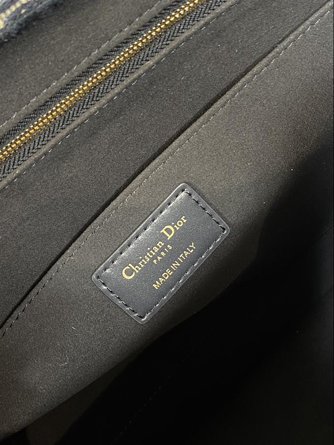 2025228Y800P212149221