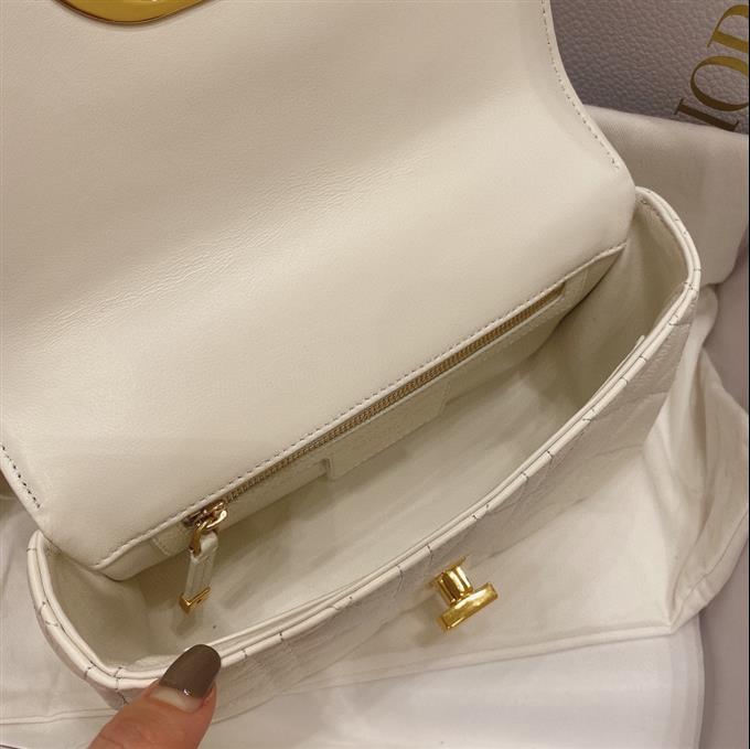 2025228Y600P20536820