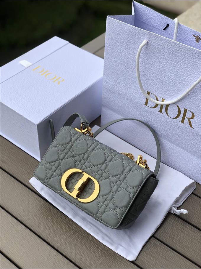 2025228Y900P20531806