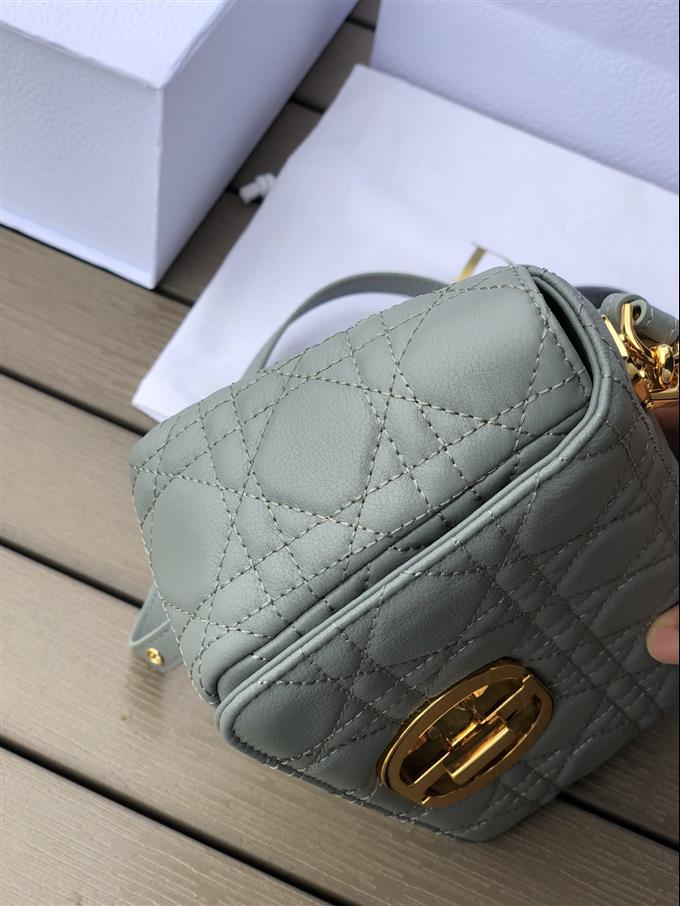 2025228Y900P20531836