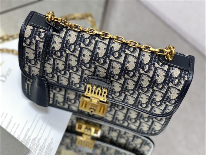 2025228Y520P221925444