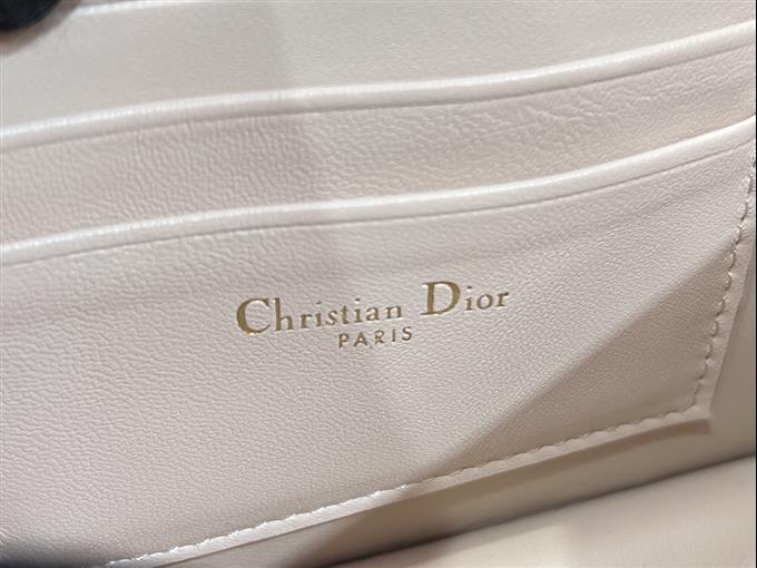 2025228Y600P222127716