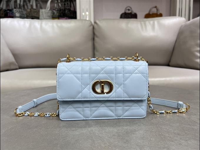 2025228Y600P222127779