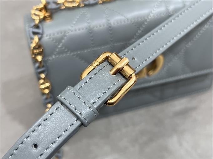 2025228Y600P222128106