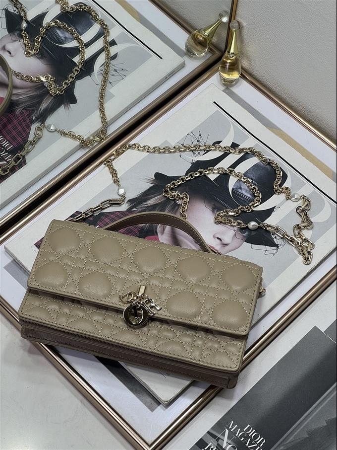 2025228Y600P222151477