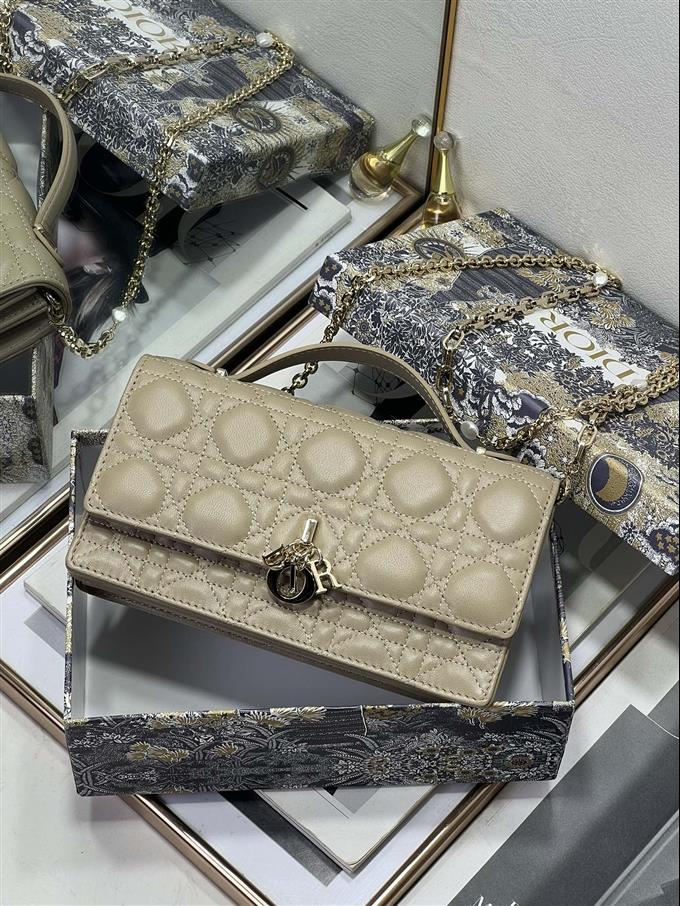 2025228Y600P222151494