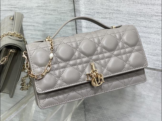 2025228Y600P222151887