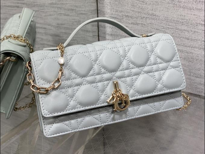 2025228Y600P222152170