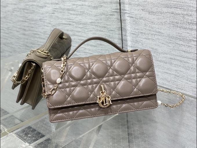 2025228Y600P222152296