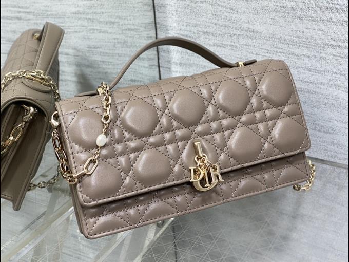 2025228Y600P222152312