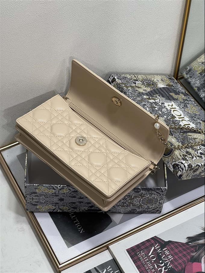 2025228Y600P222152832