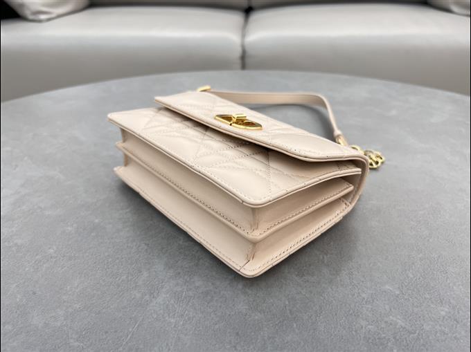 2025228Y650P222129356