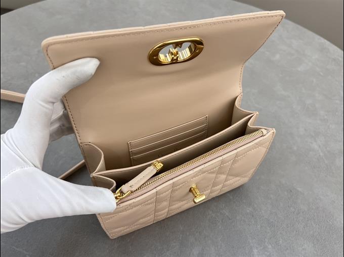 2025228Y650P222129371