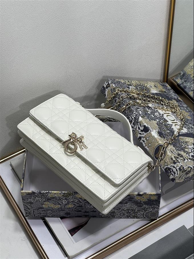 2025228Y650P222149368