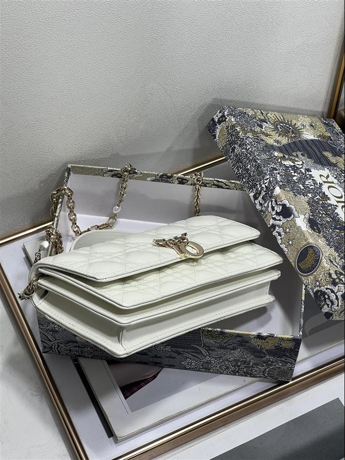 2025228Y650P222149415