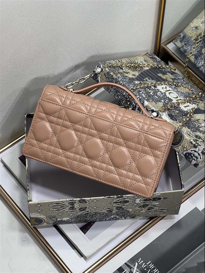 2025228Y650P222149915