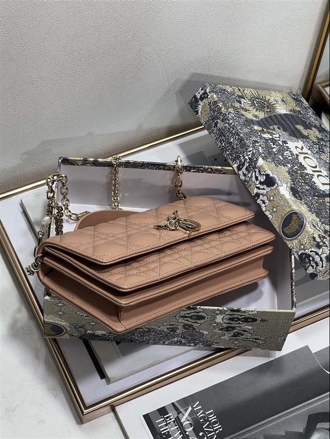 2025228Y650P222149977