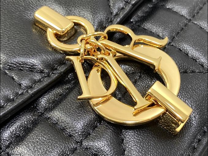 2025228Y700P221926566