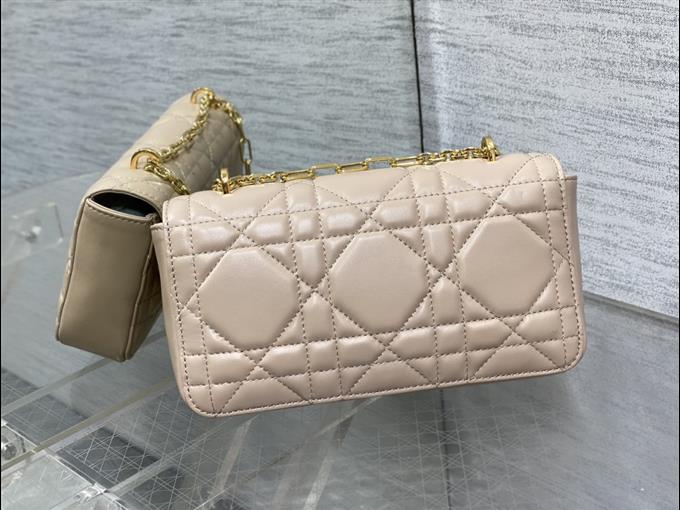 2025228Y700P221926723