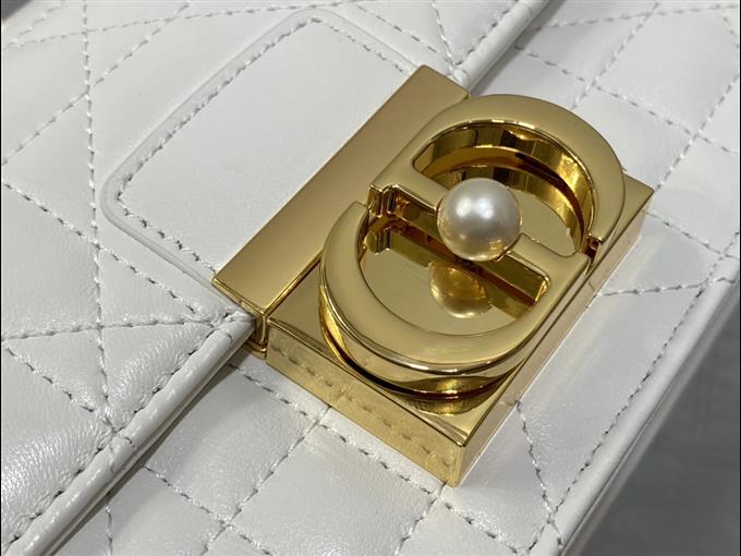 2025228Y700P221927116