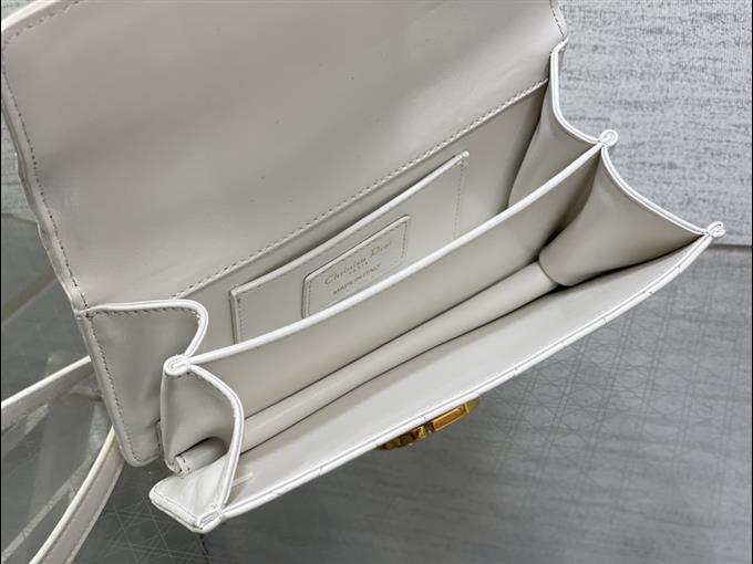 2025228Y700P221927209