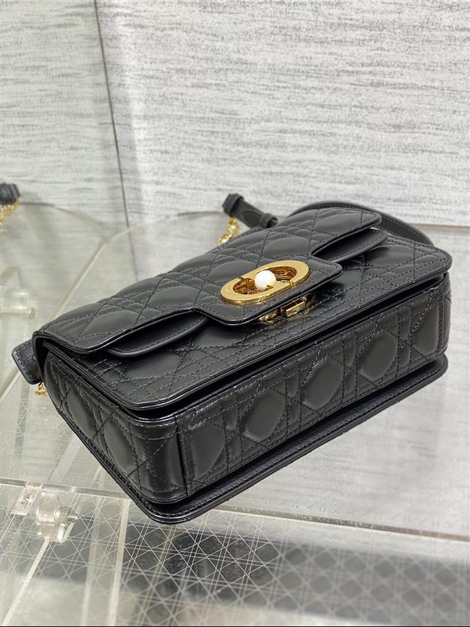 2025228Y700P221927335