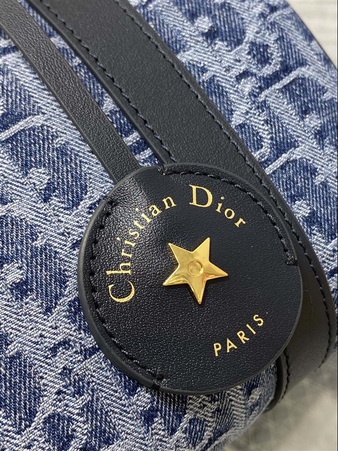 2025228Y600P211427106