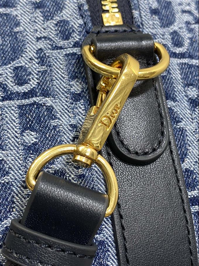 2025228Y600P211427137