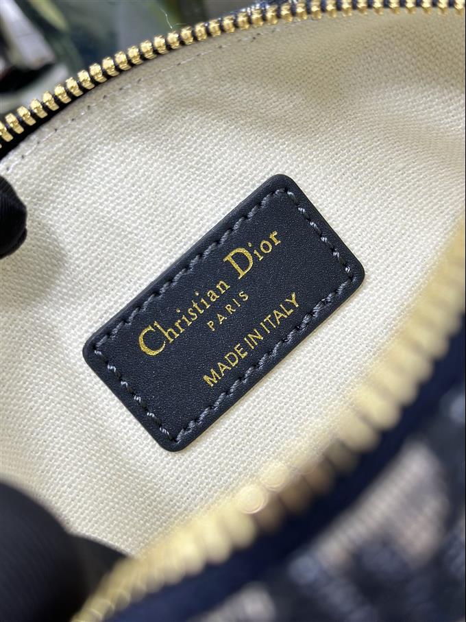 2025228Y600P211431185