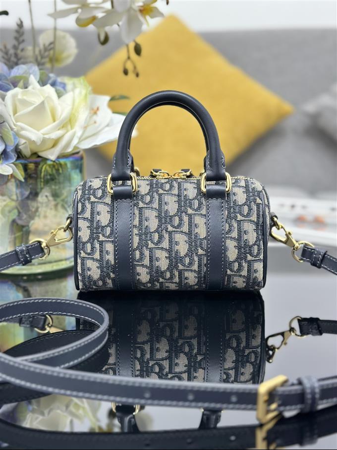 2025228Y600P21143176