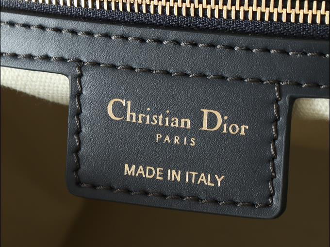 2025228Y680P211432504