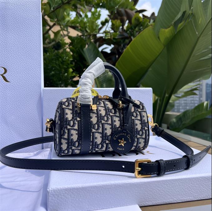 2025228Y700P211428785