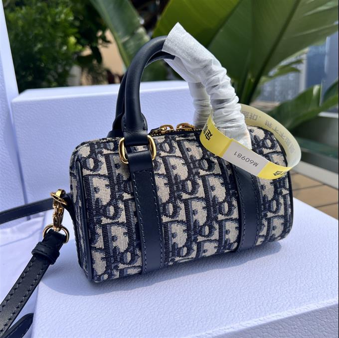 2025228Y700P211428801