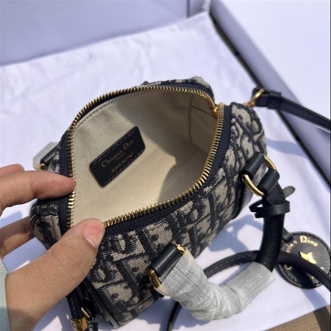 2025228Y700P211428863