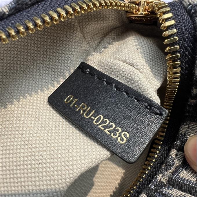 2025228Y700P211428895