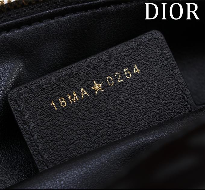 2025228Y700P211432784