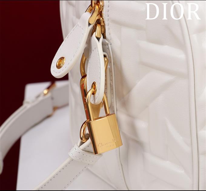 2025228Y700P211432894