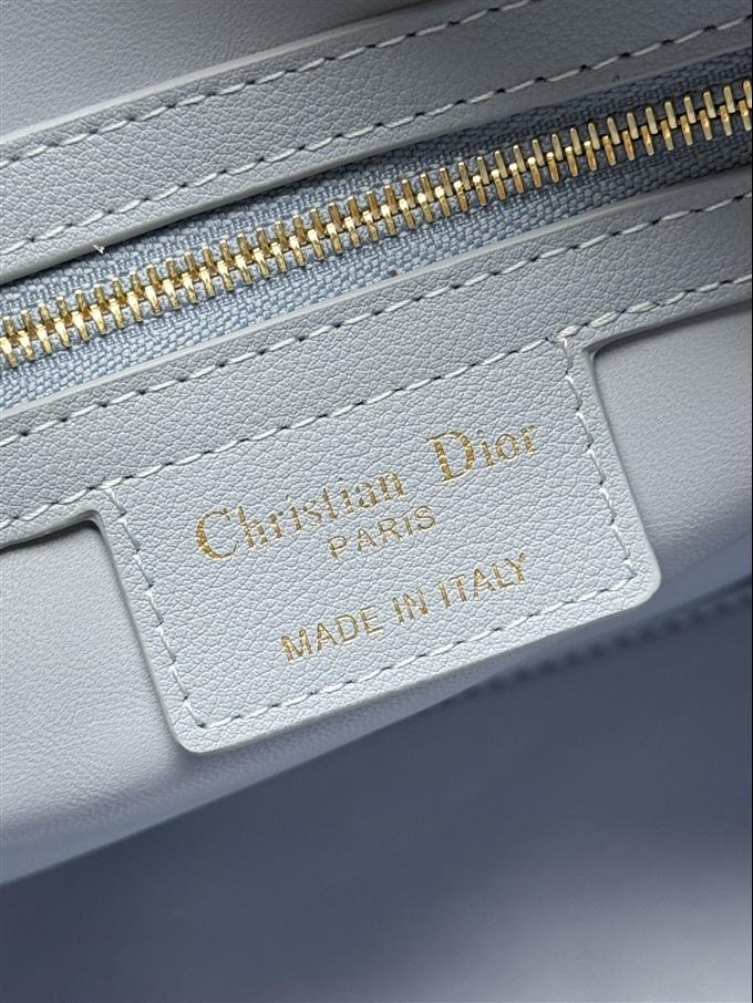 2025228Y720P211430174